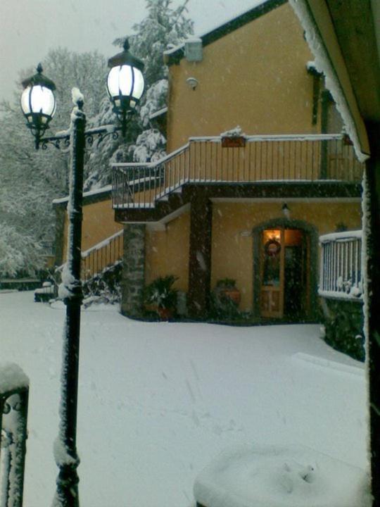 Ai Vecchi Crateri Guest House Sant'Alfio Exterior photo