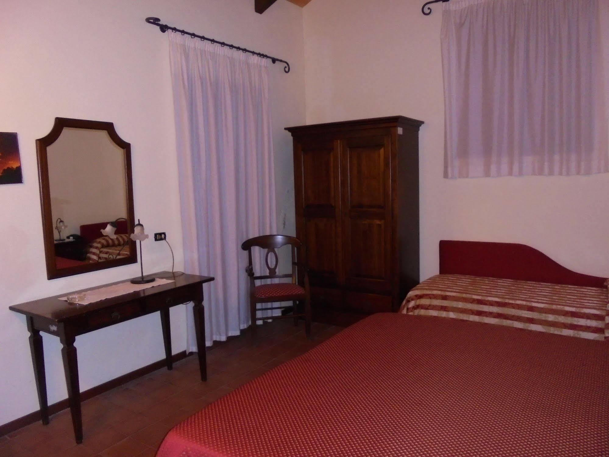 Ai Vecchi Crateri Guest House Sant'Alfio Exterior photo