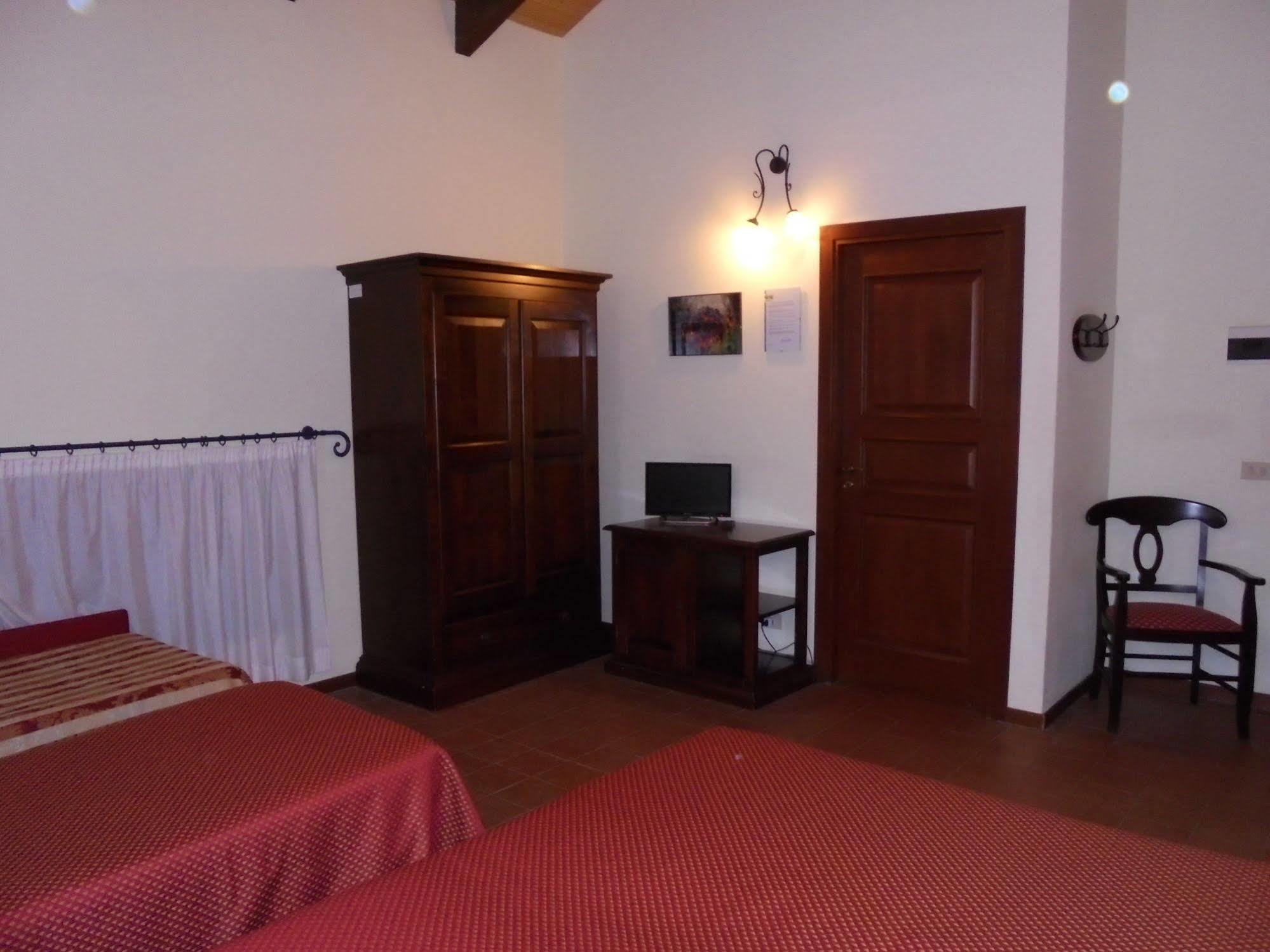 Ai Vecchi Crateri Guest House Sant'Alfio Exterior photo