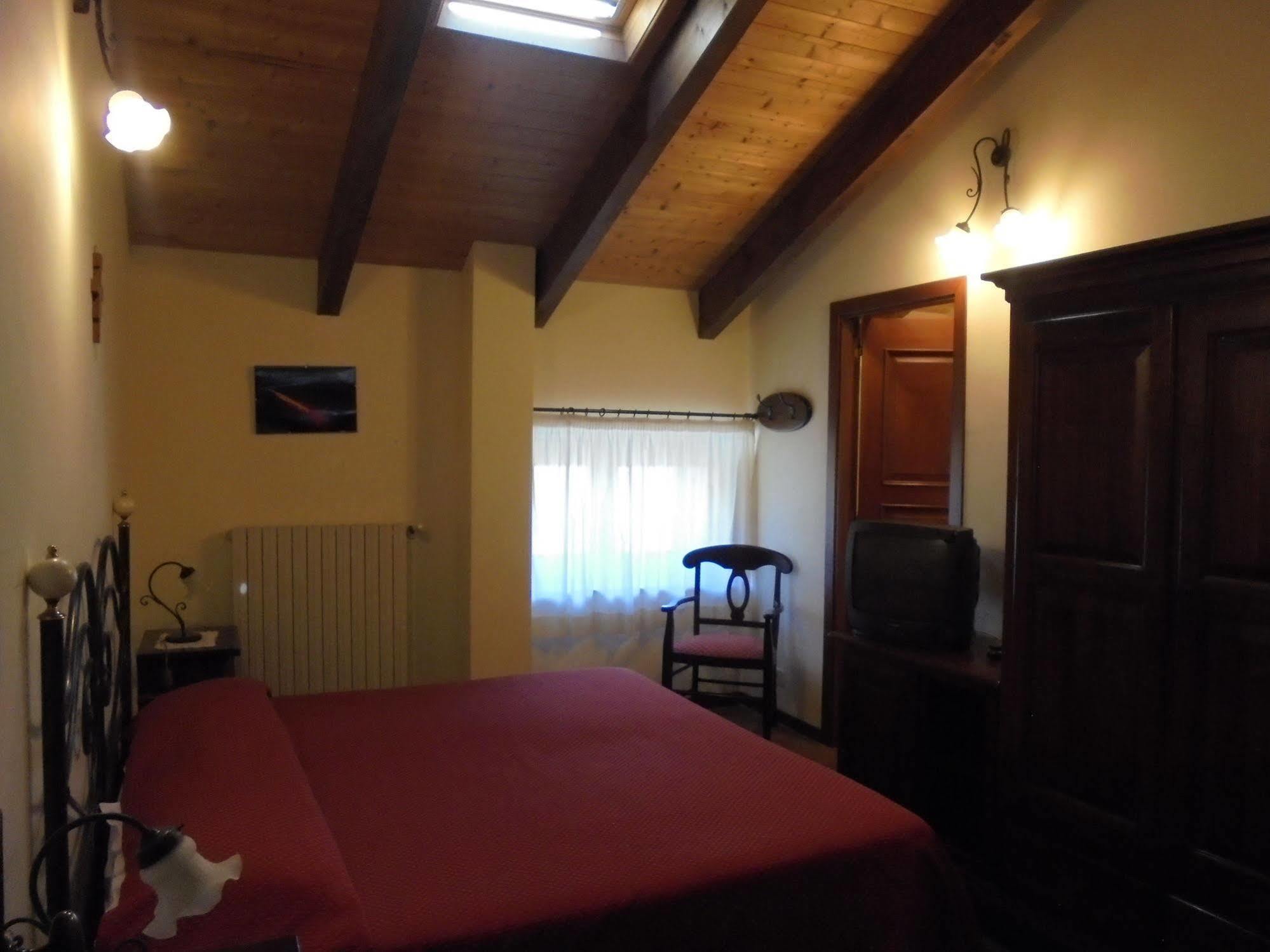 Ai Vecchi Crateri Guest House Sant'Alfio Exterior photo